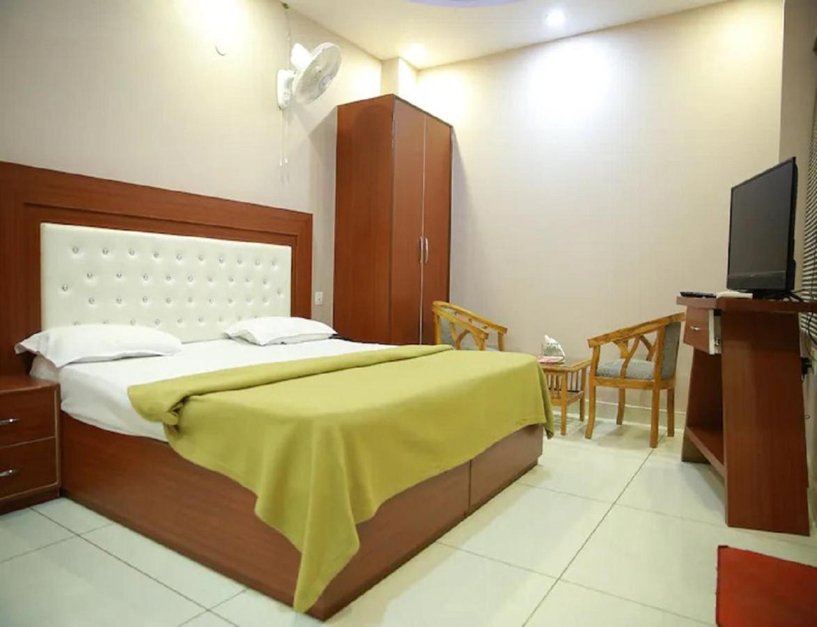Hotel Kings, Rohtak Buitenkant foto