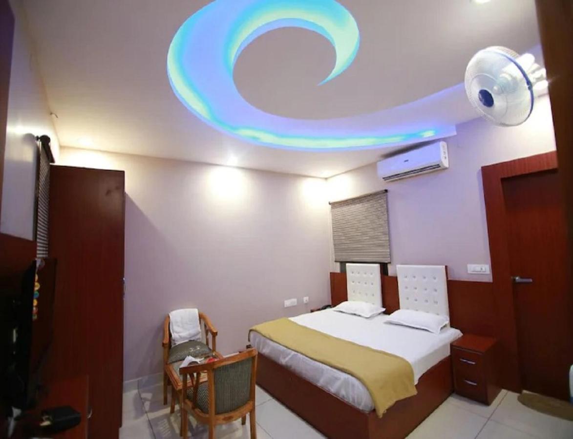Hotel Kings, Rohtak Buitenkant foto