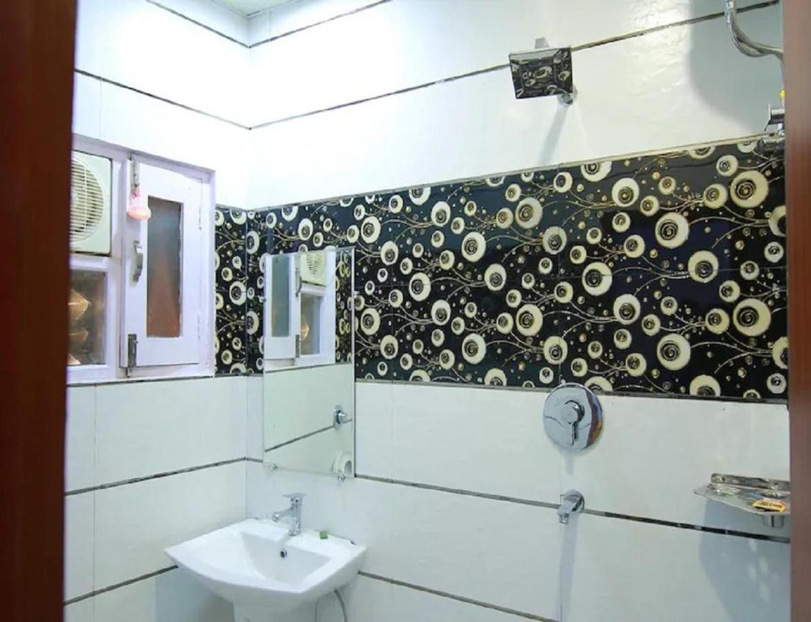 Hotel Kings, Rohtak Buitenkant foto