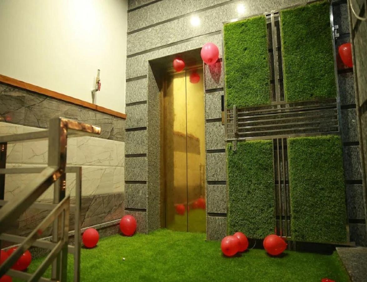 Hotel Kings, Rohtak Buitenkant foto