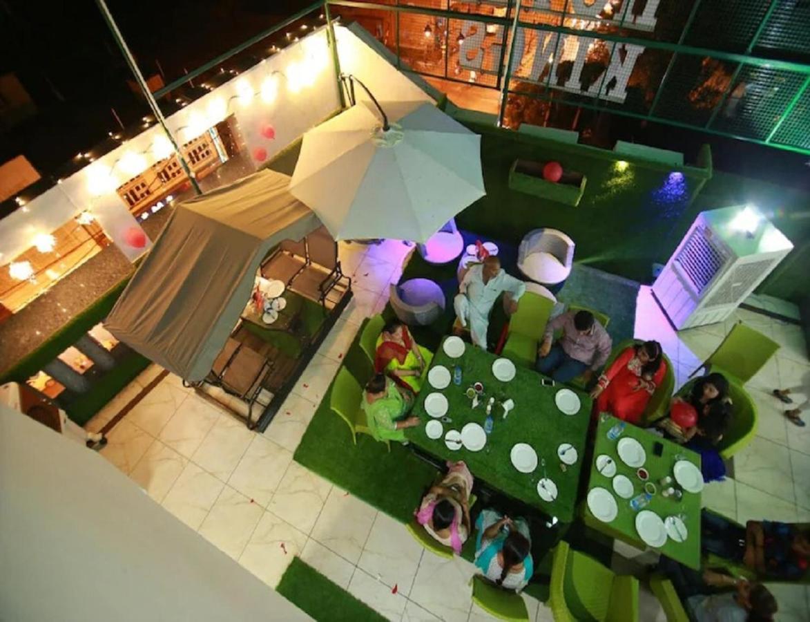 Hotel Kings, Rohtak Buitenkant foto