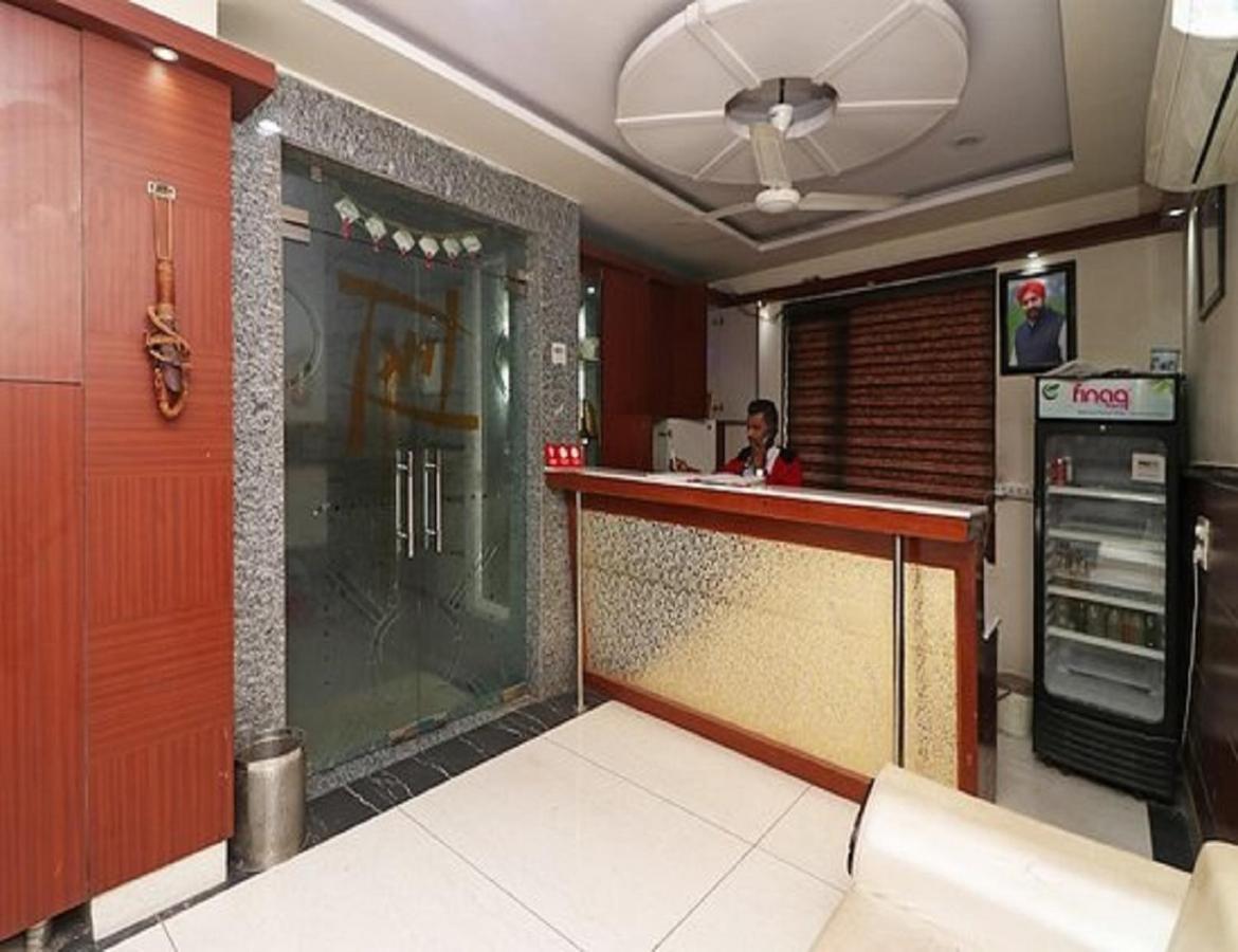 Hotel Kings, Rohtak Buitenkant foto