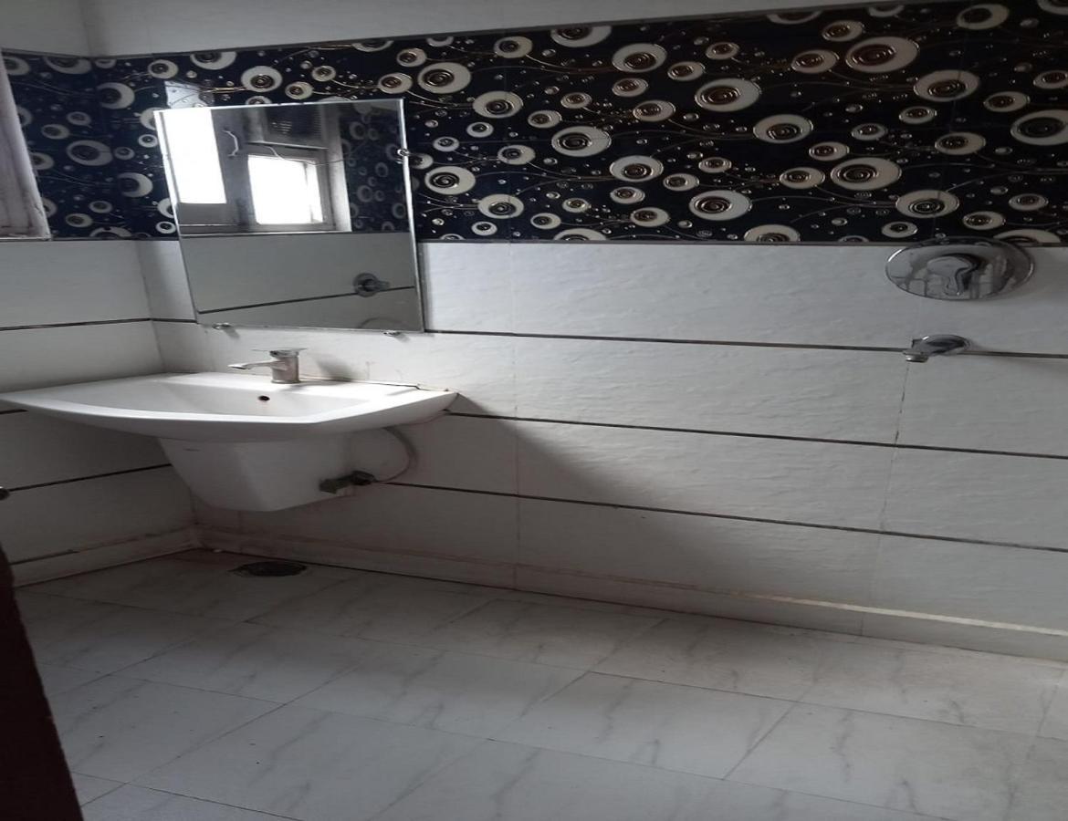 Hotel Kings, Rohtak Buitenkant foto