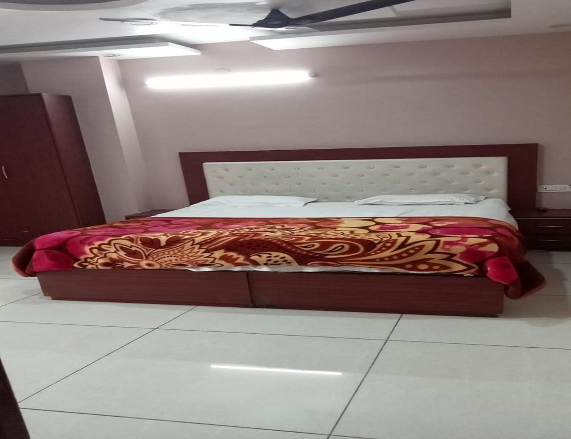 Hotel Kings, Rohtak Buitenkant foto